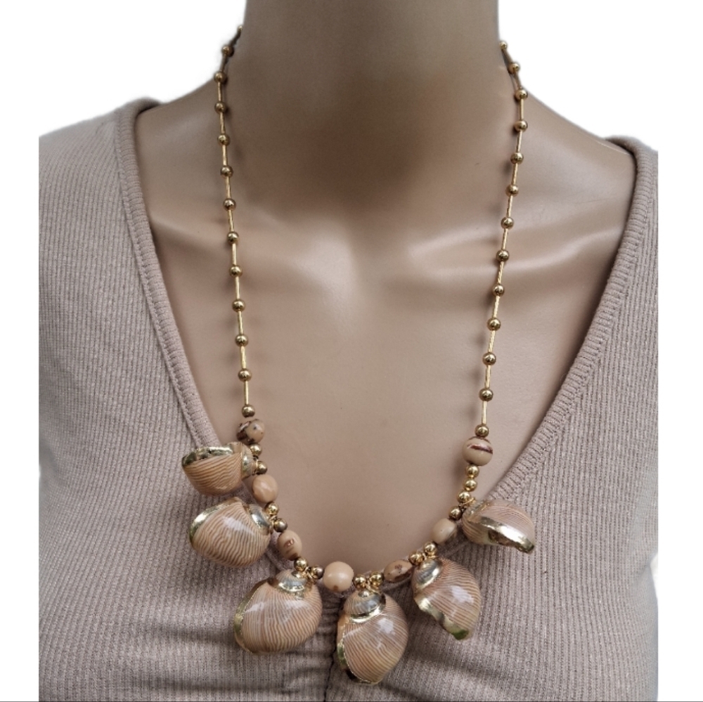 COASTAL CHIC VINTAGE NATURAL SEASHELL & GOLDTONE BEADED CHAIN NECKLACE